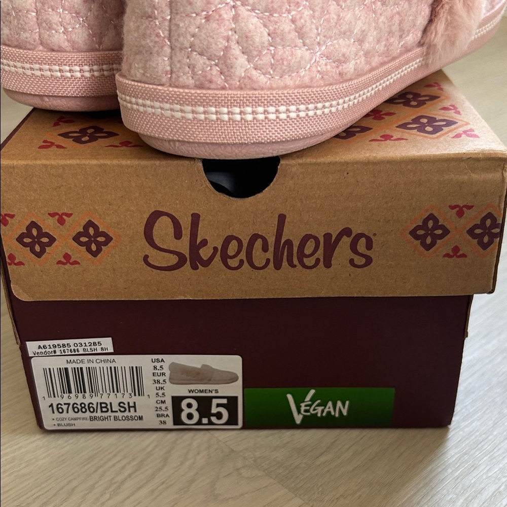 Skechers Women's Pink Quilted Slippers - Picture 4 of 4